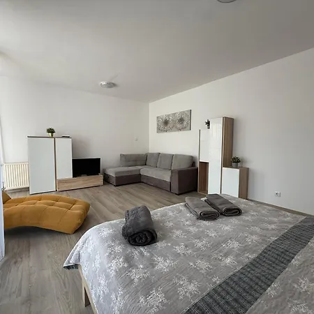 Apartment F25 *