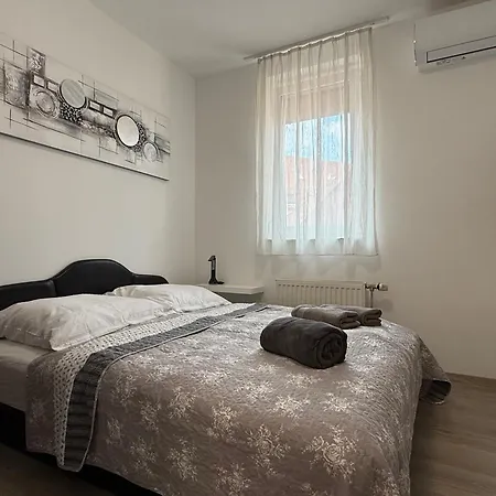 F25 * Pécs