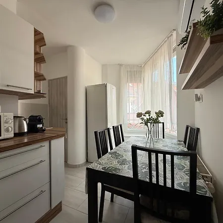 F25 Apartament