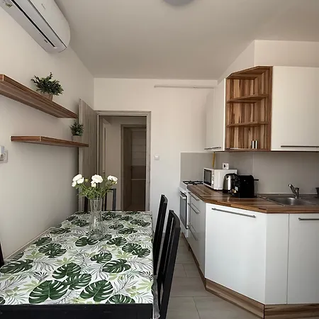 F25 * Pécs